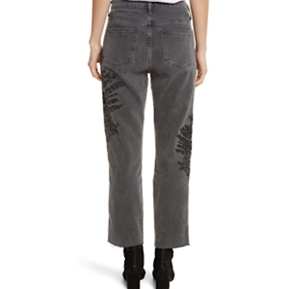 “NEW” Free People Embroidered Girlfriend Jean - Picture 2 of 5